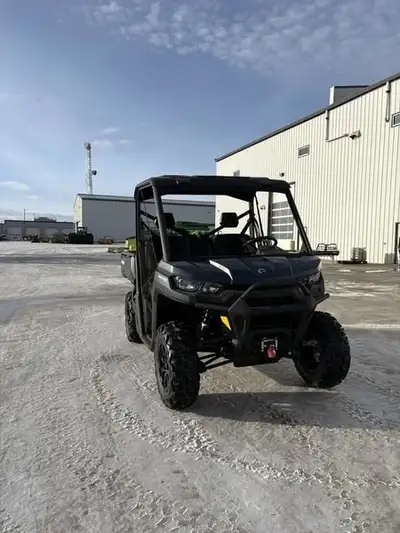 Price does not include freight & PDI. 2025 Can-Am® Defender XT HD9 EQUIPPED TO GET IT DONE. Full ext...