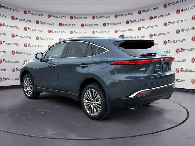 2024 Toyota Venza XLE / Heated Seat and Steering wheel / Hail Da in Cars & Trucks in Calgary - Image 4