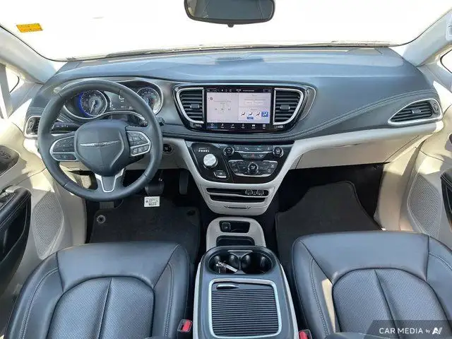 2023 Chrysler Pacifica Touring L in Cars & Trucks in Dartmouth - Image 28