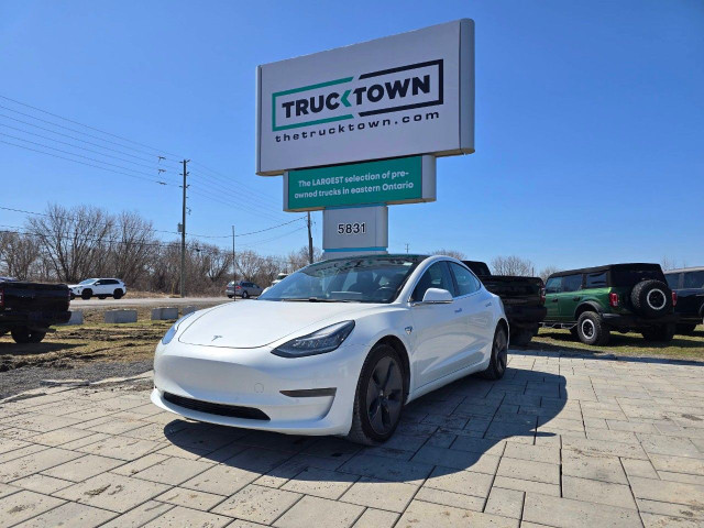 2020 Tesla Model 3 in Cars & Trucks in Ottawa
