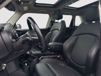Decouvrez le plaisir de conduire a l’europeenne avec cette Mini Cooper Hardtop 2018 au design iconiq... (image 8)