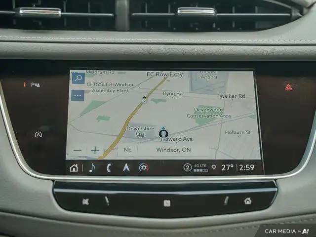 2021 Cadillac XT5 AWD Premium Luxury | Sunroof | Lane Keep in Cars & Trucks in Windsor Region - Image 25