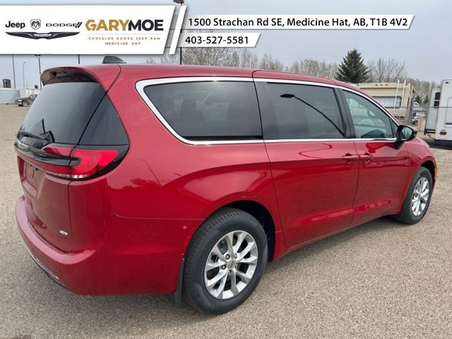 2025 Chrysler Pacifica Select AWD - Sunroof in Cars & Trucks in Medicine Hat - Image 3