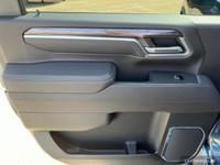 Z71 Off-Road Suspension Package, Trail Boss Package, Leather Seats, Heated & Ventilated Seats, Adapt... (image 7)