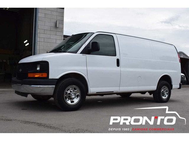 2017 Chevrolet Express 2500 ** 4.8L V8 ** RÉSERVÉ ** in Cars & Trucks in Laval / North Shore - Image 2