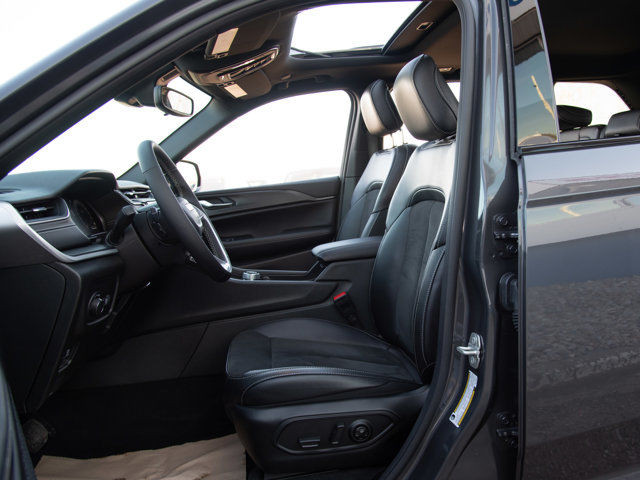 2024 Jeep Grand Cherokee Altitude in Cars & Trucks in Calgary - Image 2