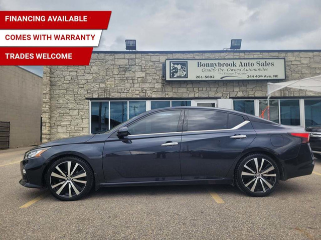 2020 Nissan Altima 2.5 Platinum Sedan/Leather/Navigation/Sunroof in Cars & Trucks in Calgary