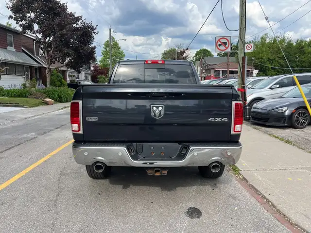 2014 Ram 1500 4WD Crew Cab 140.5" Laramie in Cars & Trucks in City of Toronto - Image 8