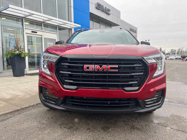 2024 GMC Terrain SLE in Cars & Trucks in Markham / York Region - Image 2