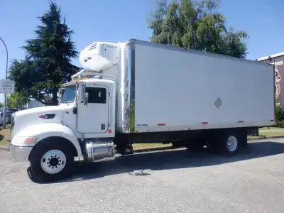 2008 Peterbilt 335 22-Foot Cube Van Reefer Air Brakes Diesel, 2-door, manual, cruise control, 10-spe...