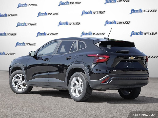 2025 Chevrolet Trax LS wireless apple Carplay | heated front... in Cars & Trucks in London - Image 4