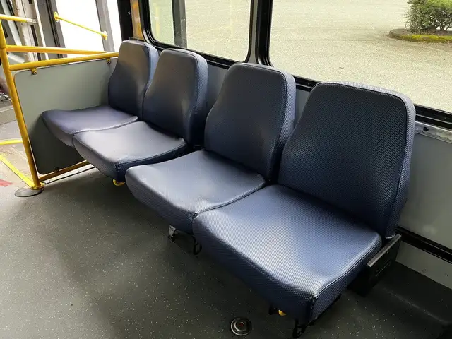 2019 Chevrolet Express 4500 22 Passenger Wheelchair Accessible S in Heavy Trucks in Delta/Surrey/Langley - Image 29