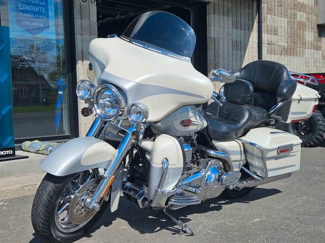 2008 HARLEY DAVIDSON FLHTC in Street, Cruisers & Choppers in Lévis - Image 2
