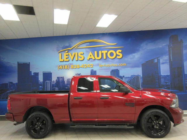 RAM 1500 CLASSIC 2019 EXPRESS V6 3.6L 4X4 QUAD-CAB BOITE 6'4" NI in Cars & Trucks in Lévis