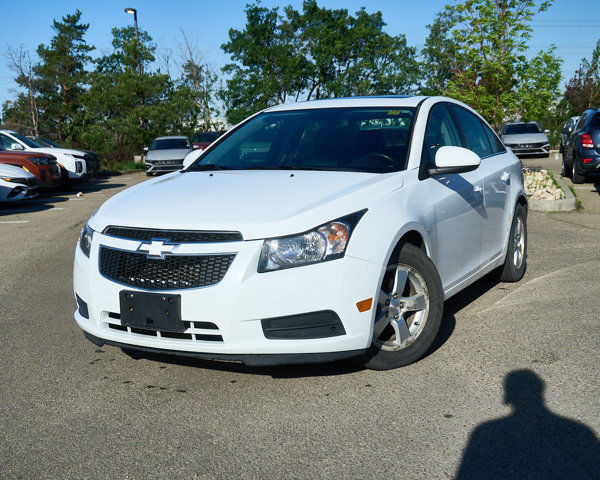 2014 Chevrolet Cruze 2LT | Backup Camera | Cross-traffic Alert in Cars & Trucks in Edmonton