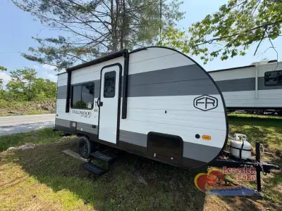 Forest River Wildwood FSX Limited Edition travel trailer 164RBLE highlights: Queen Bed High Capacity...