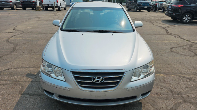 2010 Hyundai Sonata GL in Cars & Trucks in London - Image 2