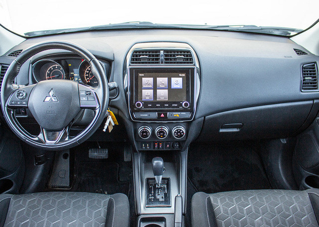 2020 Mitsubishi RVR SE AWD w/Heated Seats in Cars & Trucks in Medicine Hat - Image 2