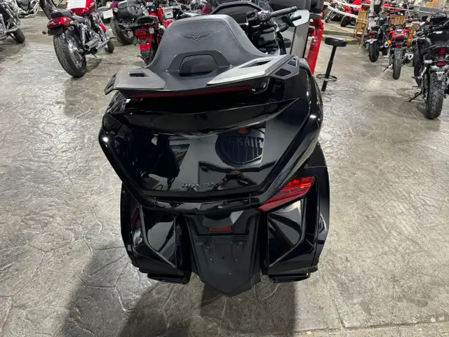 Gold Wing in Street, Cruisers & Choppers in Edmonton - Image 5