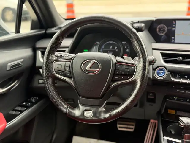 2019 Lexus UX 250h F SPORT | RED LEATHER | HYBRID in Cars & Trucks in City of Toronto - Image 16