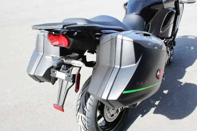 2025 Kawasaki VERSYS 1000 LT SE Motorcycle in Sport Touring in Trenton - Image 13