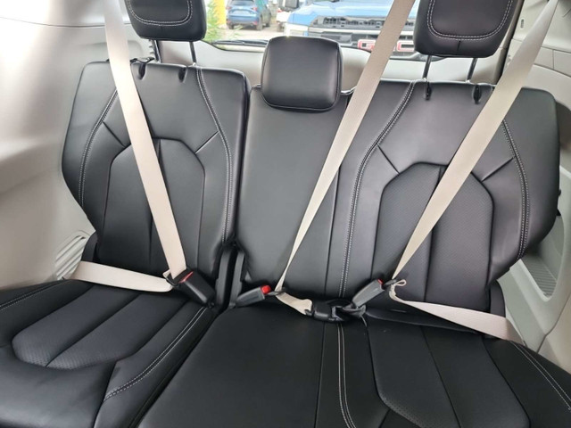 2024 Chrysler Pacifica Touring-L TOURING-L/13KM/LEATHER/PWR D... in Cars & Trucks in Belleville - Image 4