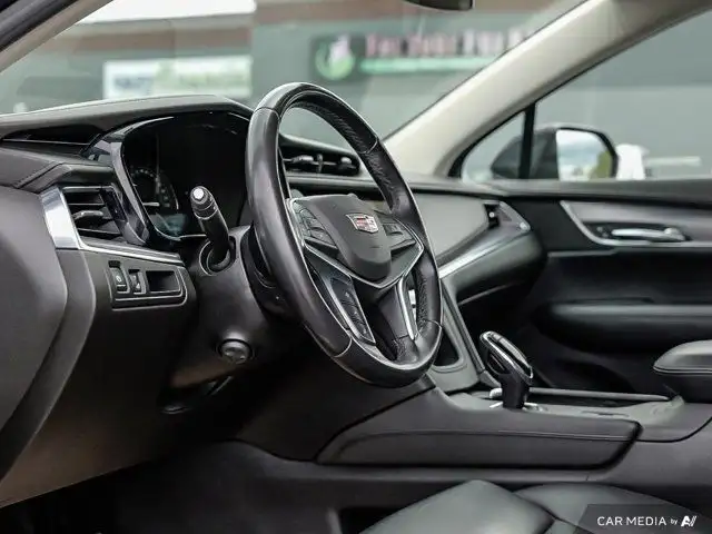 2018 Cadillac XT5 Luxury AWD | Navigation | AWD | Sunroof in Cars & Trucks in Windsor Region - Image 17