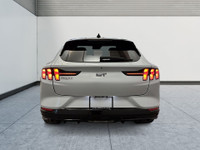 Ford Mustang Mach-E GT 2022 Performances electriques. ADN Mustang. A voir chez Desmeules Chrysler a... (image 9)