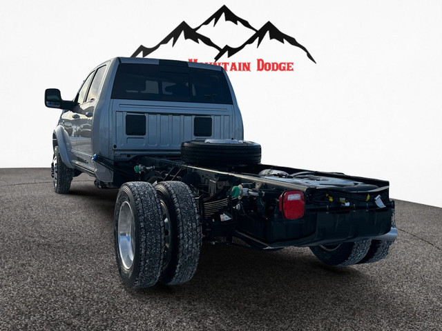 2024 RAM 5500 CREW CAB LIMITED CAB CHASSIS in Cars & Trucks in Red Deer - Image 2