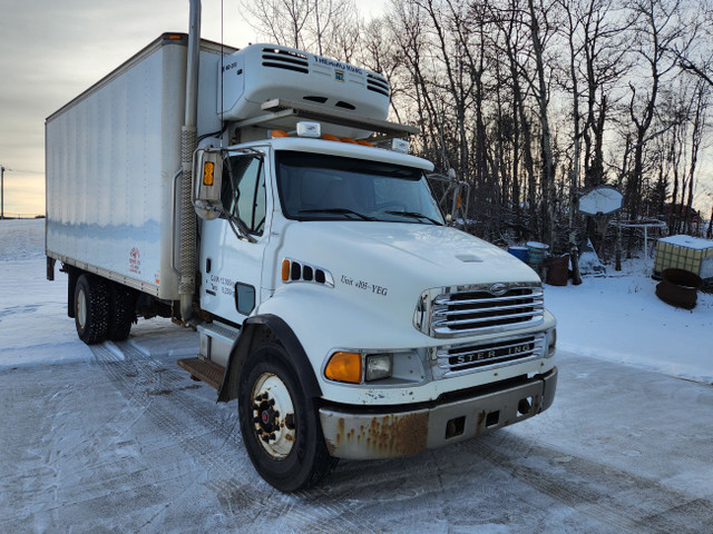 Used - 2005 Sterling Acterra Reefer in Heavy Trucks in Red Deer - Image 2