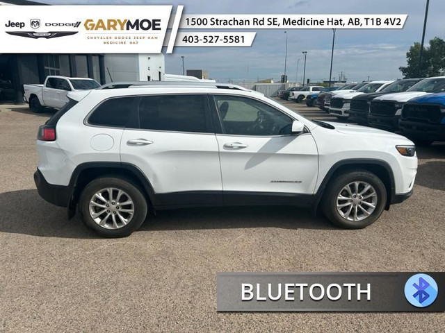2019 Jeep Cherokee North - Aluminum Wheels - Android Auto in Cars & Trucks in Medicine Hat - Image 2