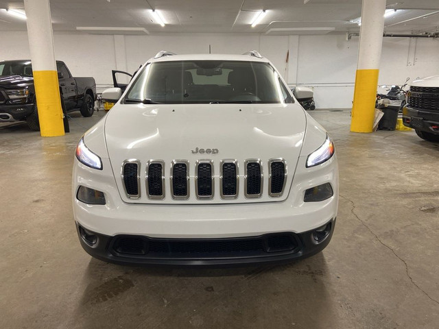 2016 Jeep Cherokee North V6 AWD TOUCHSCREEN in Cars & Trucks in Calgary - Image 2