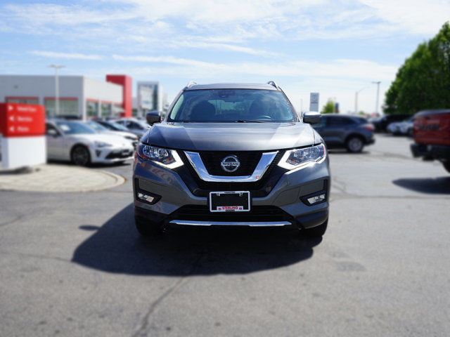 2019 Nissan Rogue SV | Moonroof | Bluetooth in Cars & Trucks in Hamilton - Image 2