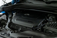 Francais: * Ligne Premier 2.0 * Jantes 18 pouces Pin Spoke noires avec Runflat * Toit et bo Engine:... (image 8)