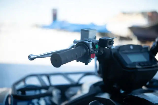 2025 Yamaha GRIZZLY 700 SE in ATVs in Strathcona County - Image 12