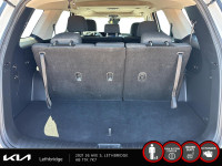 2024 Hyundai Palisade Preferred Experience the Hyundai Palisade Preferred with only 69385 km on the... (image 6)