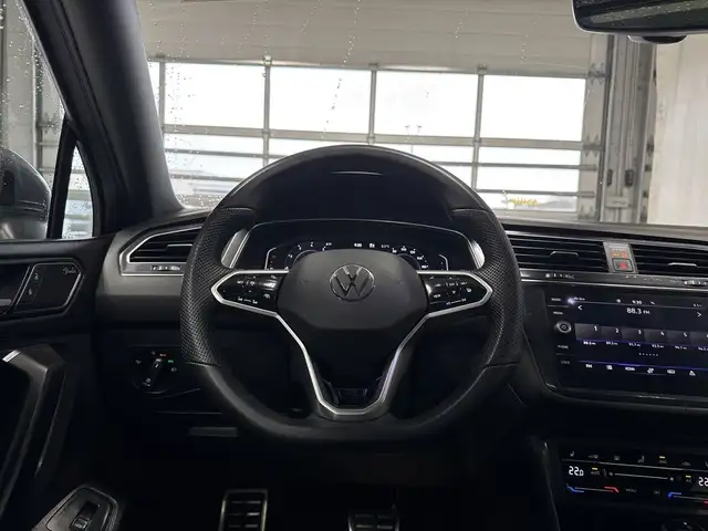 2022 Volkswagen Tiguan Highline R-Line AWD - NAV, Memory Seat, B in Cars & Trucks in Strathcona County - Image 19