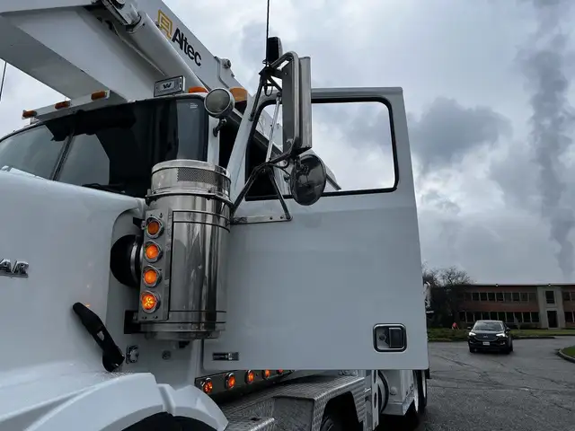 2011 Western Star 4900 Twin Steer DD15 Altec AH85A Bucket Truck in Heavy Trucks in Delta/Surrey/Langley - Image 45