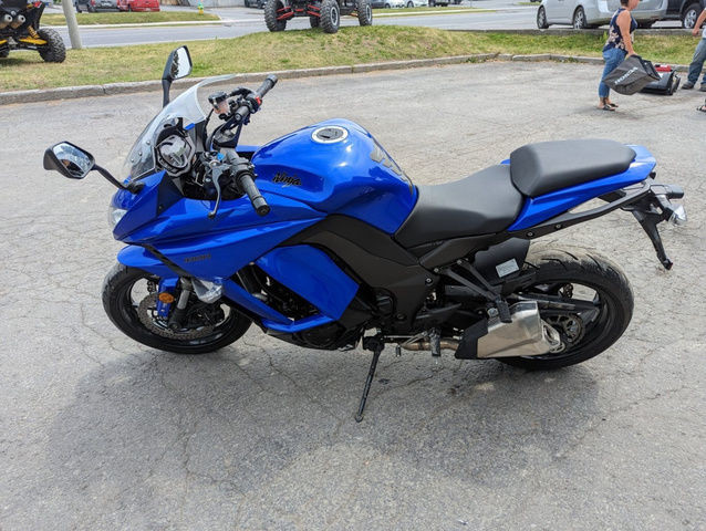 2014 Kawasaki NINJA 1000 in Street, Cruisers & Choppers in Ottawa - Image 4