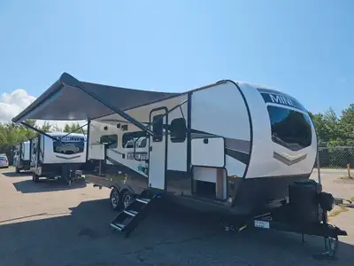 Brand new floor plan for 2024. Power stabilizers, slide topper, propane/electric fridge. . Vehicle I...