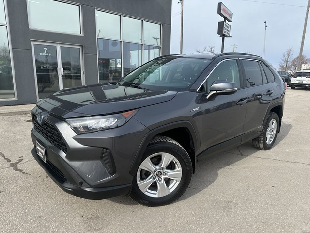 2021 Toyota RAV4 Hybrid LE AWD in Cars & Trucks in Winnipeg - Image 2