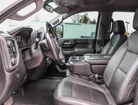 4 X 4 Engine: DURAMAX 6.6L TURBO-DIESEL V8 8 - Cyl Other Equipment 4 X 4 (image 9)