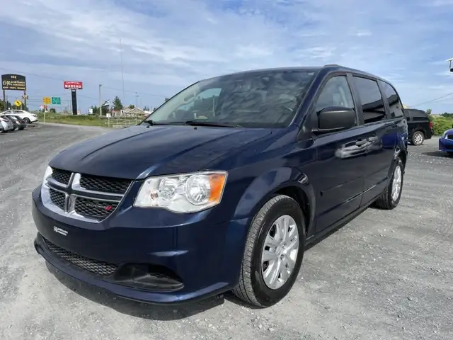 2015 Dodge Grand Caravan Ensemble Valeur Plus in Cars & Trucks in Sherbrooke - Image 4