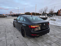 GLI 6-Speed Manual | No Accidents | Leather Roof Navi Engine: 4 Cylinder Engine 2.0L L/100Km City: 9... (image 6)