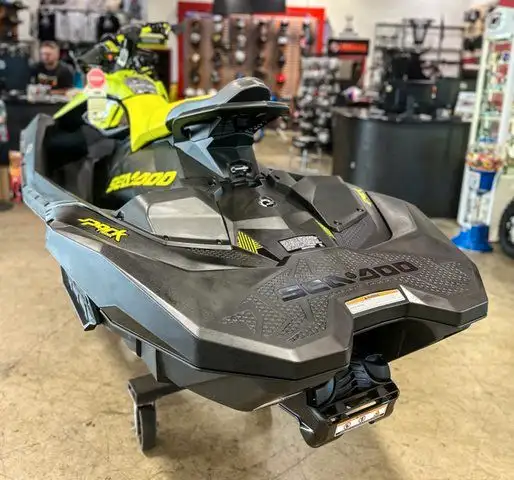 2023 SEA-DOO SPARK TRIXX-BLACK! in Personal Watercraft in Winnipeg - Image 8