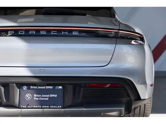 2022 Porsche Taycan 4S Cross Turismo dans Autos et camions dans Ville de Vancouver - Image 14