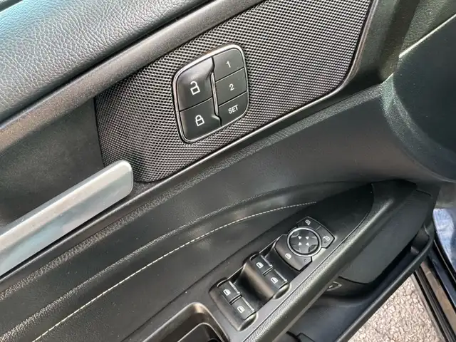 2019 Ford Fusion Hybrid Titanium, Hybrid, Navi, Sunroof, Camera, in Cars & Trucks in Mississauga / Peel Region - Image 18
