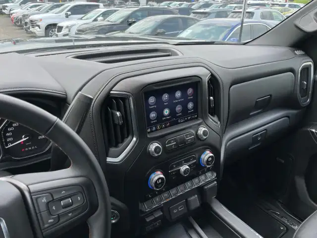 2023 GMC Sierra 2500HD in Cars & Trucks in Oakville / Halton Region - Image 23