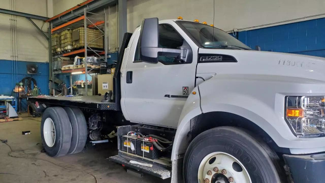 2018 FORD F-750 Super Duty - Dual Rear Wheel 6 roues in Cars & Trucks in Laval / North Shore - Image 2