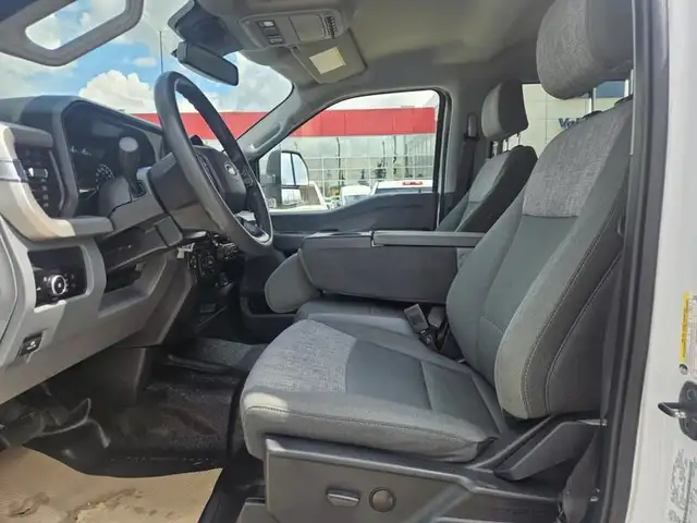 2023 Ford Super Duty F-250 SRW XLT 4WD Crew Cab 6.75' Box, 7.3L  dans Autos et camions dans Saint-Albert - Image 13